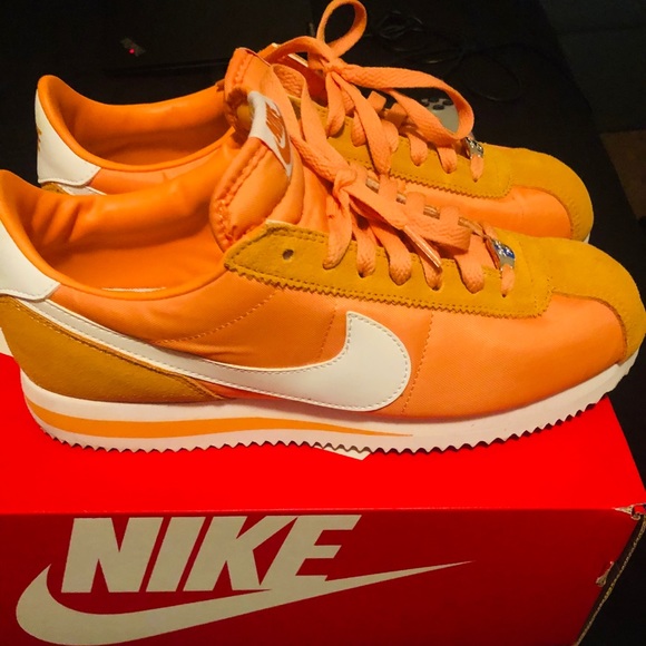 nike cortez poshmark